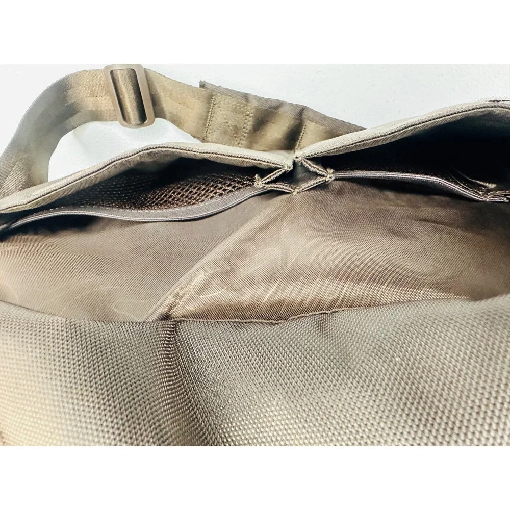 Incase Messenger Bag Laptop Briefcase Unisex OS Brown Good Padded Tech Carryall